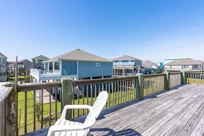 981 S Stingaree Drive, Crystal Beach, TX 77650 - Photo 27
