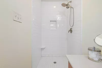 981 S Stingaree Drive, Crystal Beach, TX 77650 - Photo 19