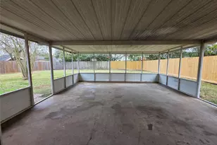 419 Gleneagles Dr, Friendswood, TX 77546 - Photo 15