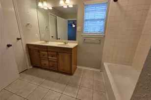 419 Gleneagles Dr, Friendswood, TX 77546 - Photo 9