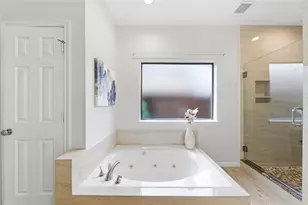 13615 Robin Hill Ct, Houston, TX 77059 - Photo 35