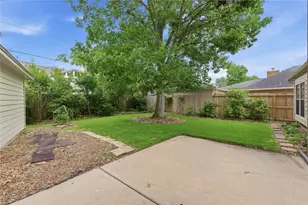 13615 Robin Hill Ct, Houston, TX 77059 - Photo 9