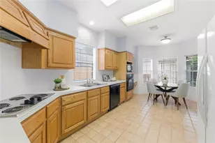 13615 Robin Hill Ct, Houston, TX 77059 - Photo 27