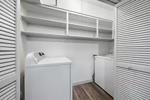 1714 Huge Oaks St, Houston, TX 77055 - Photo 21