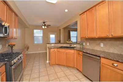 2911 Meadowglen Cove, Houston, TX 77082 - Photo 11