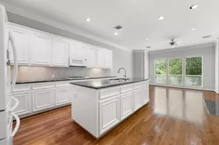 416 McGowen St, Houston, TX 77006 - Photo 11
