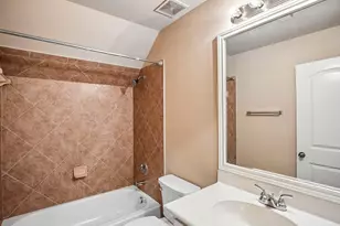 3104 Rock Brook Falls Ln, League City, TX 77573 - Photo 35