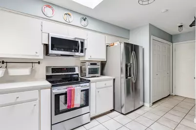 17231 Ash Butte Drive, Houston, TX 77090 - Photo 9