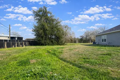 716 Willow Street, Baytown, TX 77520 - Photo 5