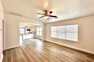 8202 Radial Ct, Rosharon, TX 77583 - Photo 3