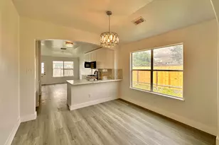 8202 Radial Ct, Rosharon, TX 77583 - Photo 5