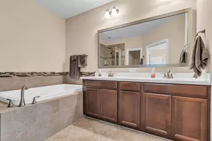 8802 Narrow Leaf St, Houston, TX 77080 - Photo 23