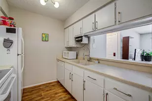 2800 Jeanetta St, Houston, TX 77063 - Photo 13