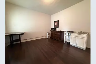 1211 W Park Avenue #107, Orange, TX 77630 - Photo 5