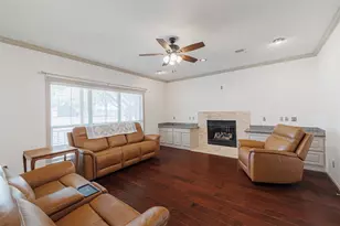 1520 Lakefield Dr, Sealy, TX 77474 - Photo 9