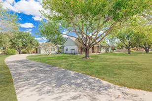 1520 Lakefield Dr, Sealy, TX 77474 - Photo 3