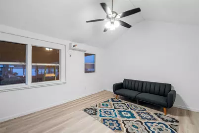 211 W Lakeside Drive, Huntsville, TX 77320 - Photo 13