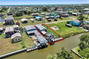 1129 Prides Ln, Port Bolivar, TX 77650 - Photo 1