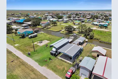 1129 Prides Lane, Port Bolivar, TX 77650 - Photo 35