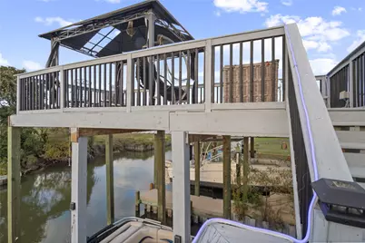 1129 Prides Lane, Port Bolivar, TX 77650 - Photo 9