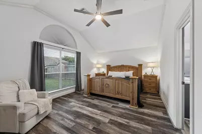 2450 Sullivan Lane, Dickinson, TX 77539 - Photo 9