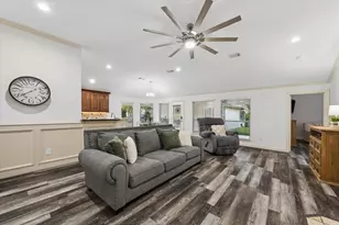 2450 Sullivan Ln, Dickinson, TX 77539 - Photo 5