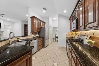 2450 Sullivan Lane, Dickinson, TX 77539 - Photo 7