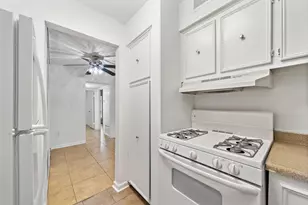 711 Holiday Dr, Galveston, TX 77550 - Photo 7