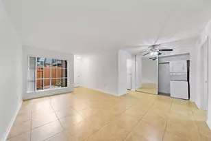 711 Holiday Dr, Galveston, TX 77550 - Photo 3