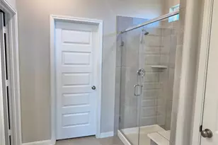 2047 W Darlington Oak Ct, Conroe, TX 77304 - Photo 9