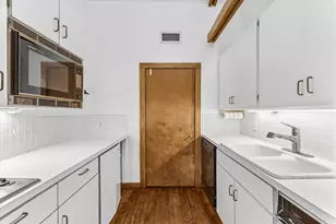 2402 Commonwealth St, Houston, TX 77006 - Photo 15