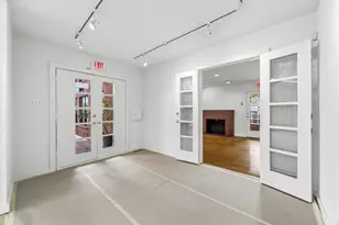 2402 Commonwealth St, Houston, TX 77006 - Photo 27