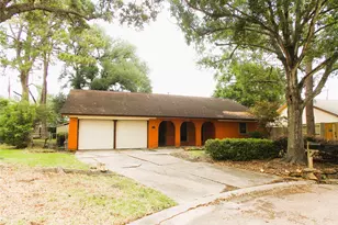 913 Marys Ct, Friendswood, TX 77546 - Photo 3