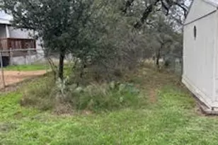 227 E Castleshoals Dr, Granite Shoals, TX 78654 - Photo 9