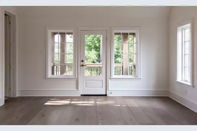 1126 E 7th 1/2 Street, Houston, TX 77009 - Photo 9