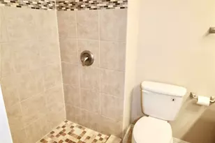 612 E Castle Harbour Dr, Friendswood, TX 77546 - Photo 17