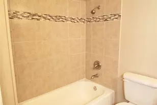 612 E Castle Harbour Dr, Friendswood, TX 77546 - Photo 9