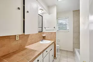 6401 Rowan Ln, Houston, TX 77074 - Photo 11