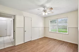 6401 Rowan Ln, Houston, TX 77074 - Photo 9