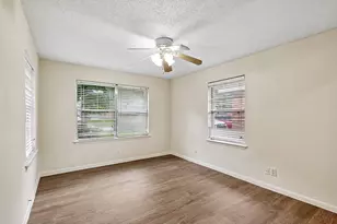 6401 Rowan Ln, Houston, TX 77074 - Photo 15