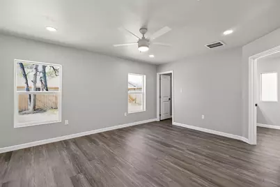 604 Jefferson Avenue, Cleveland, TX 77327 - Photo 17