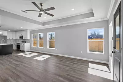 604 Jefferson Avenue, Cleveland, TX 77327 - Photo 15