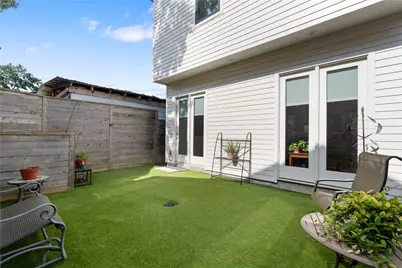 1522 Lawrence Street, Houston, TX 77008 - Photo 9