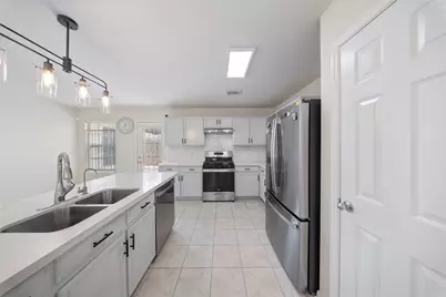 13123 Dawn Hollow Lane, Houston, TX 77072 - Photo 5
