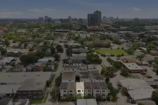 911 W Drew St, Houston, TX 77006 - Photo 35