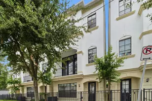 911 W Drew St, Houston, TX 77006 - Photo 3