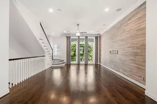 911 W Drew St, Houston, TX 77006 - Photo 9
