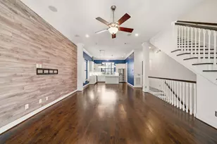 911 W Drew St, Houston, TX 77006 - Photo 11