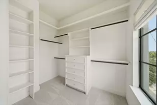 911 W Drew St, Houston, TX 77006 - Photo 23