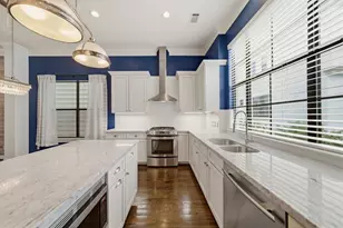 911 W Drew St, Houston, TX 77006 - Photo 17